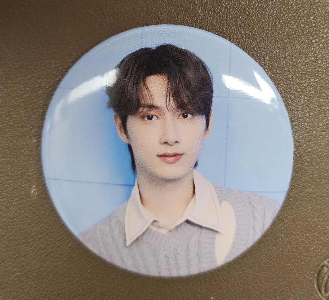 文俊輝／Jun 24'HOME 徽章