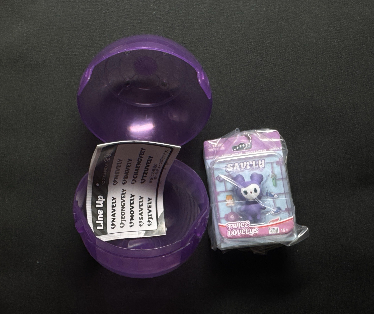 換米不理/售 TWICE LOVELYS SAVELY 小公仔造型 扭蛋 