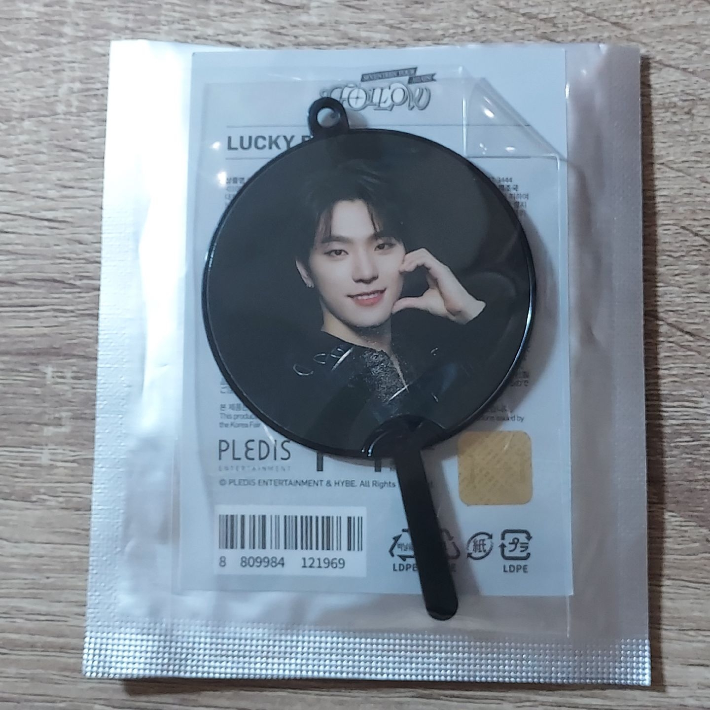 💚 Follow 小黑扇燦