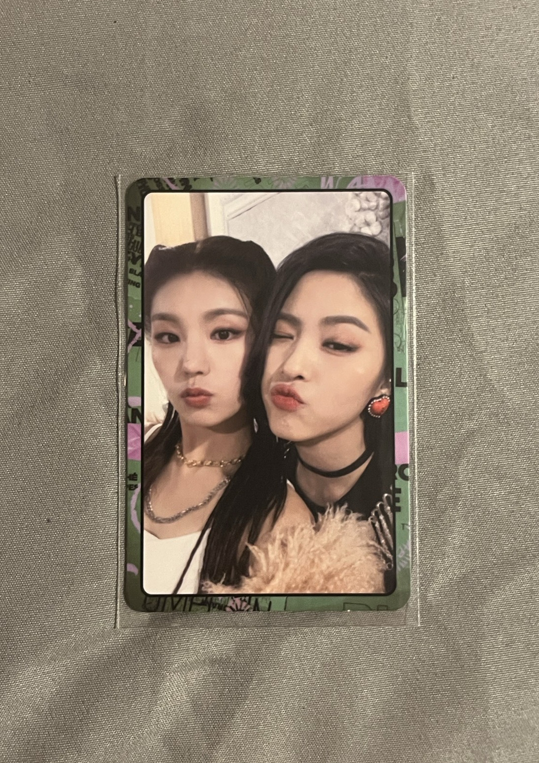 ITZY禮志留真 真摯雙人卡