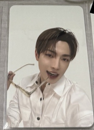 日通墨鏡代言卡 中咬眼鏡