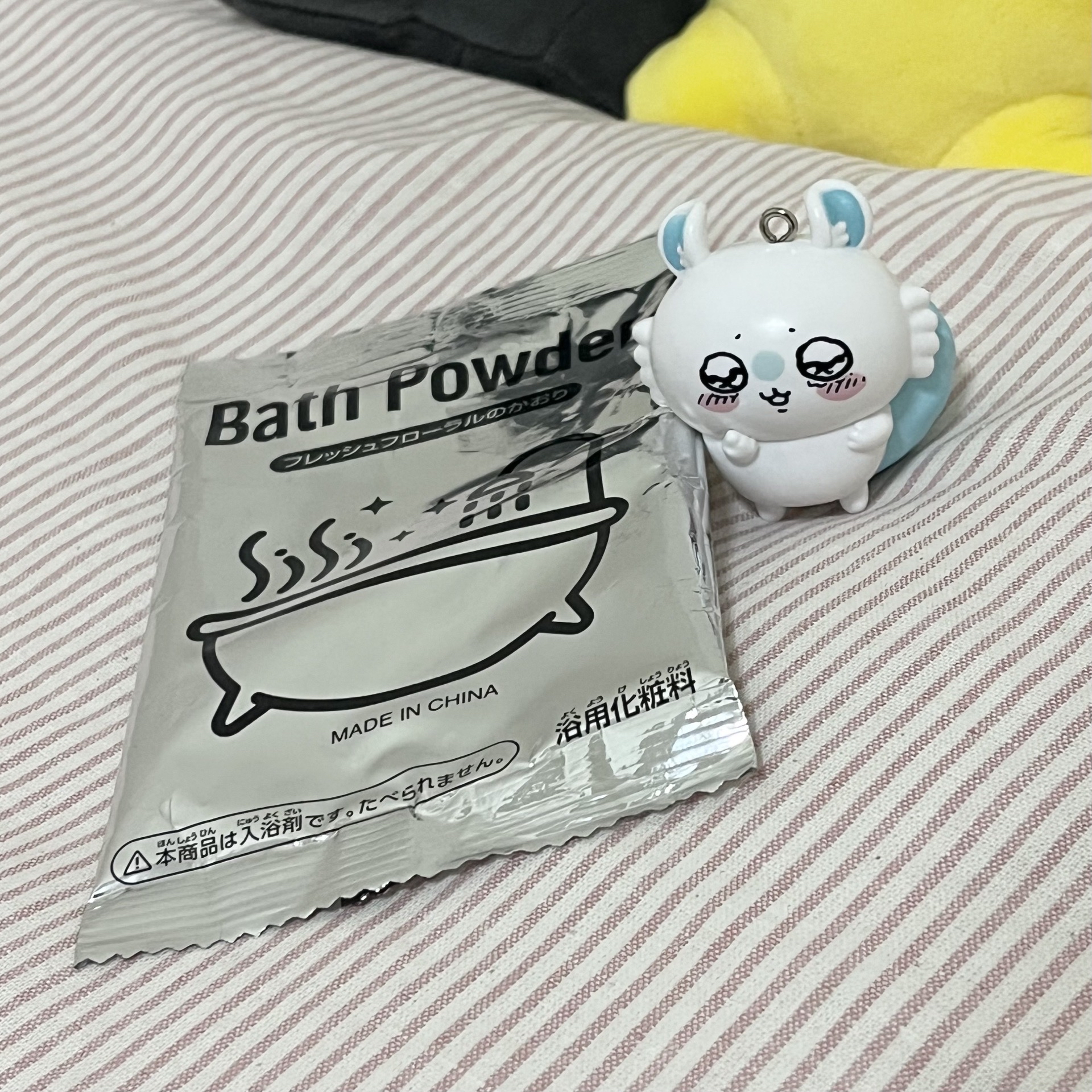 吉伊卡哇 Chiikawa ちいかわ 小桃假哭吊飾 沐浴粉 ꒰՞o̴̶̷̤ᾥo̴̶̷̤՞꒱