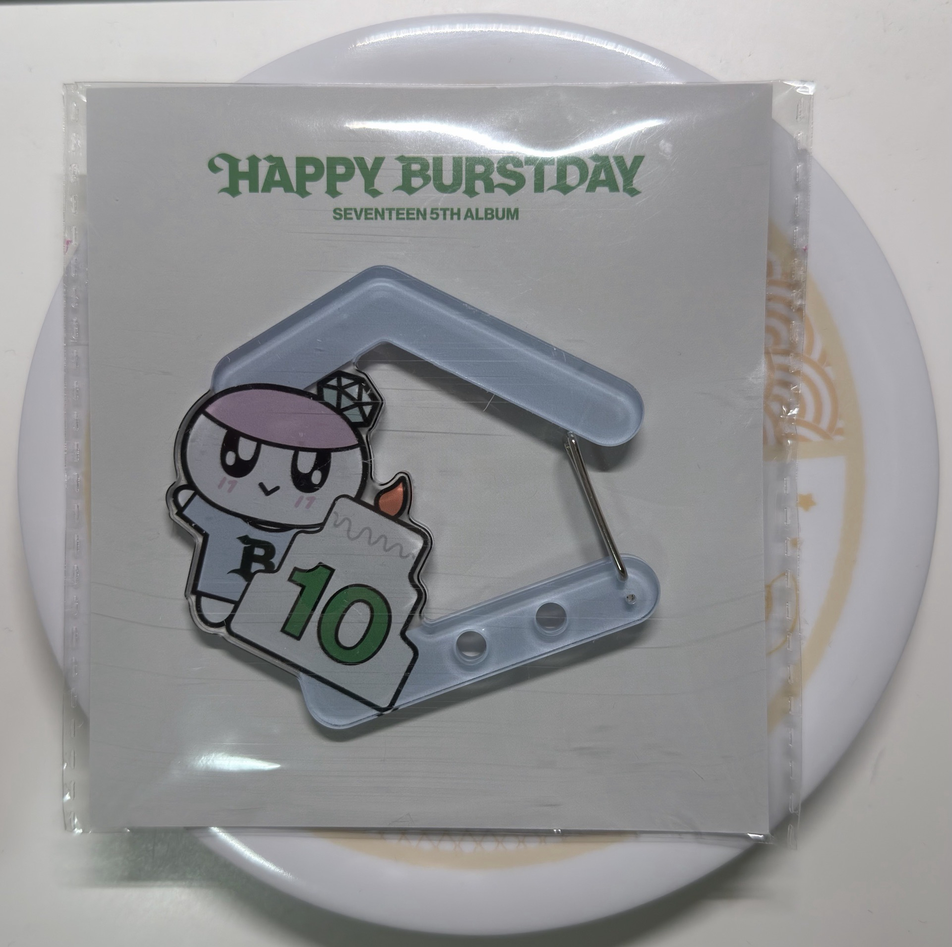 SEVENTEEN 十週年登山扣