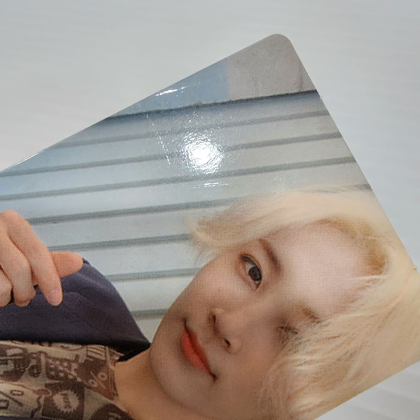 左3大損不單出 賣場任5張漢卡可購買