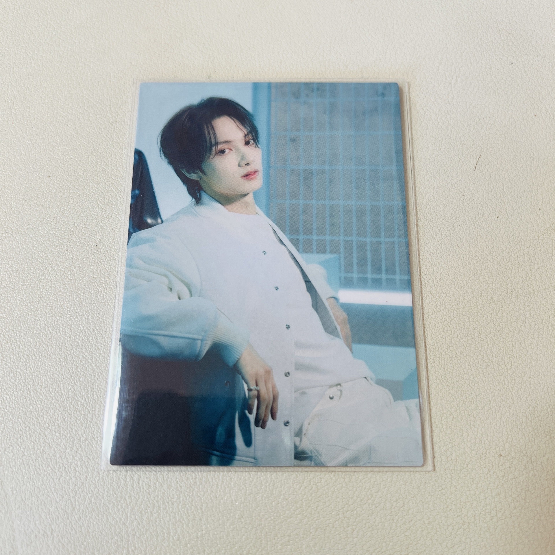 FOLLOW AGAIN 卡包卡 俊