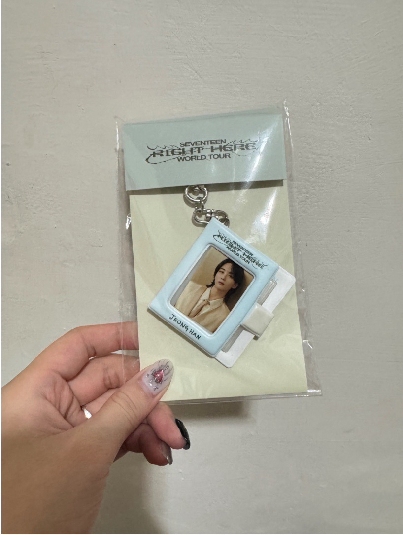 RIGHT HERE 小卡冊吊飾 淨漢🐰