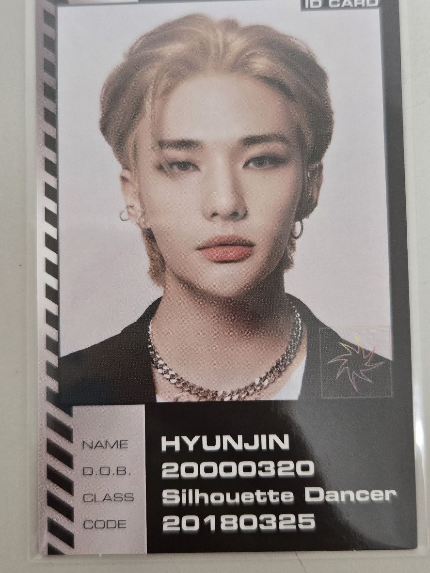 Hyunjin oddinary小卡