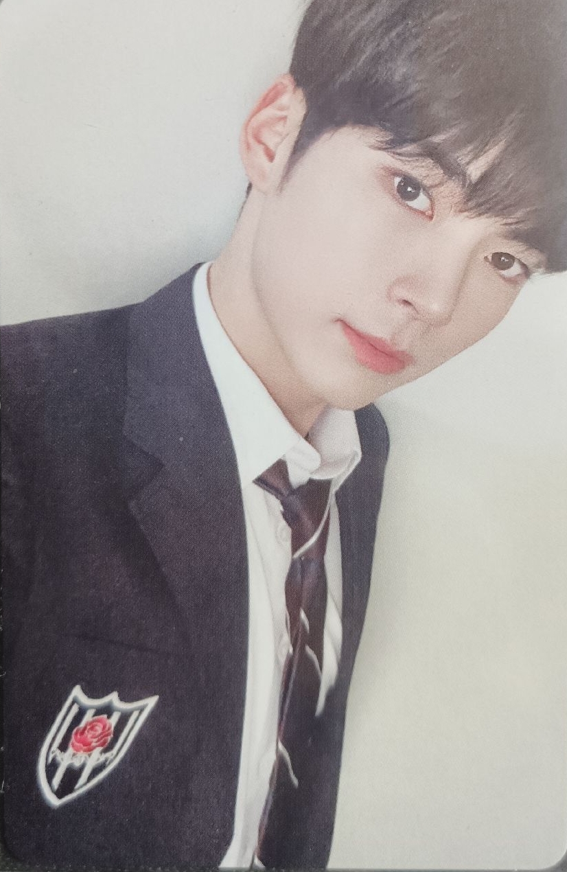 迷二單封專卡彬