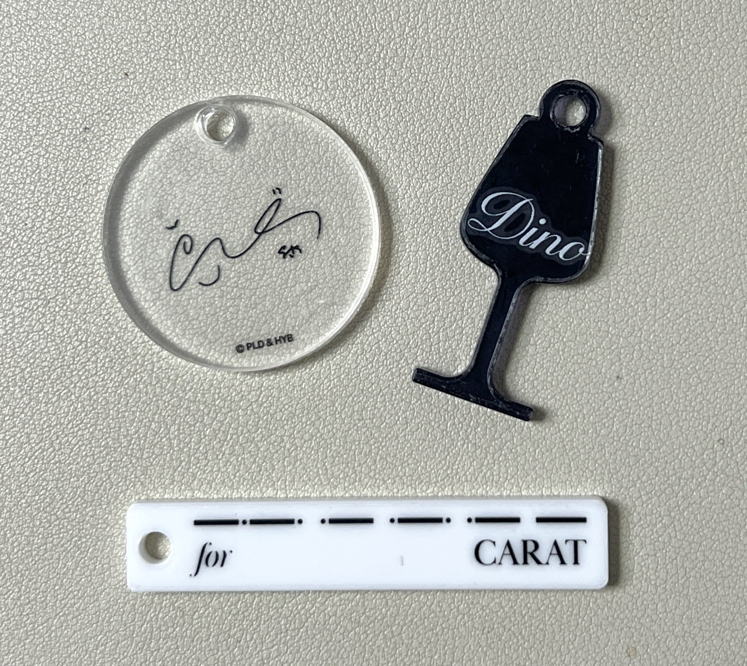 seventeen artist-made 快閃店壓克力吊飾