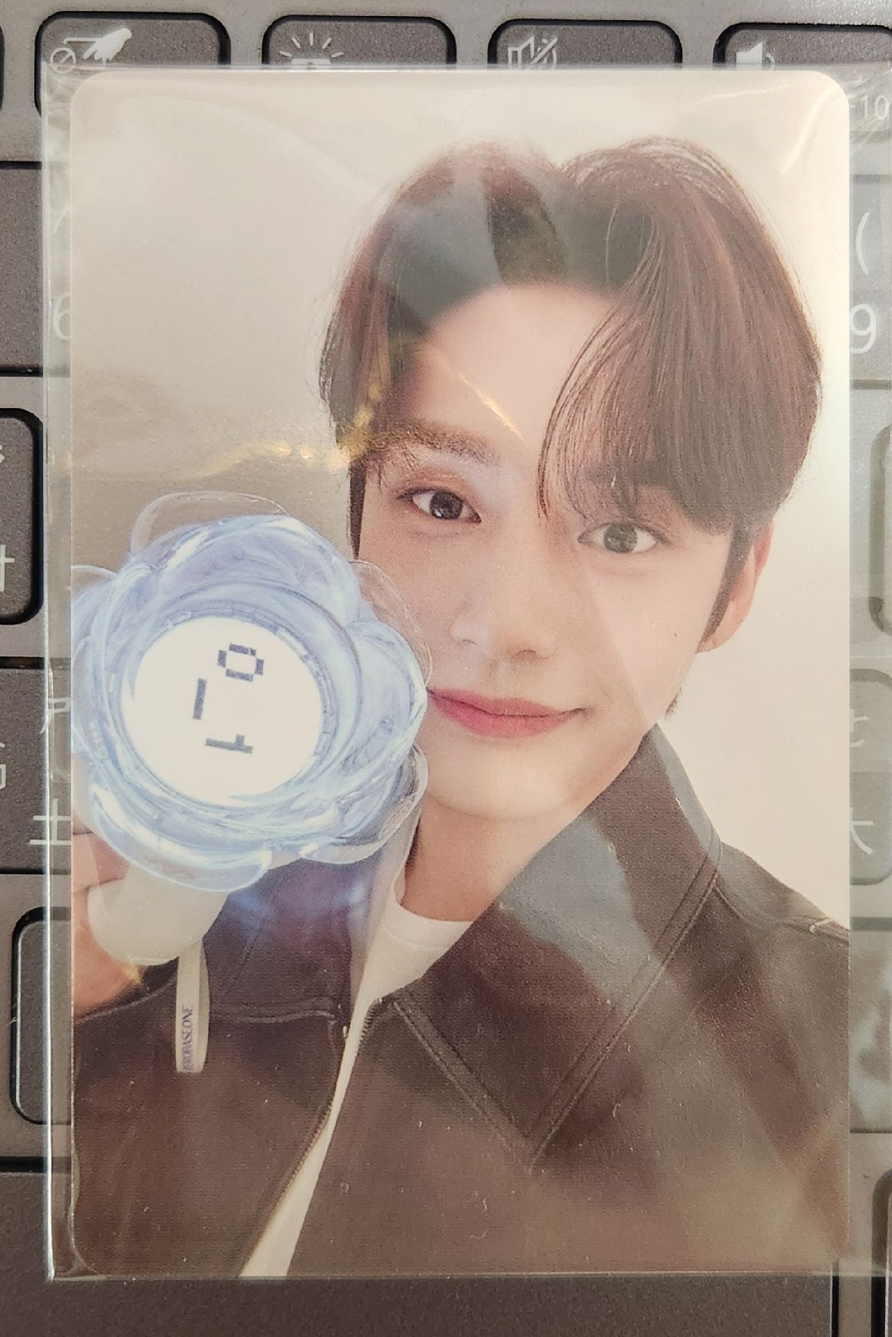 ZEROBASEONE 金地雄 手燈卡