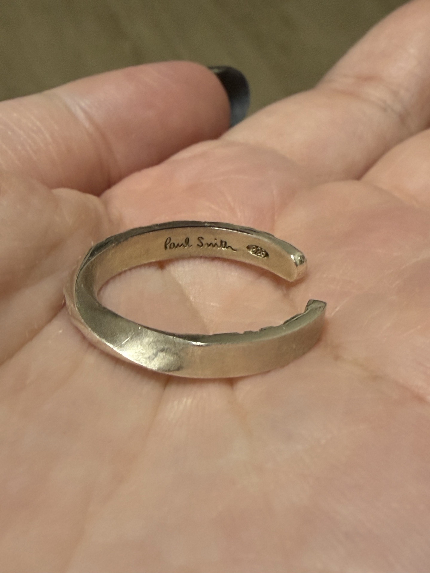 尹淨漢代言paul smith戒指含名信片