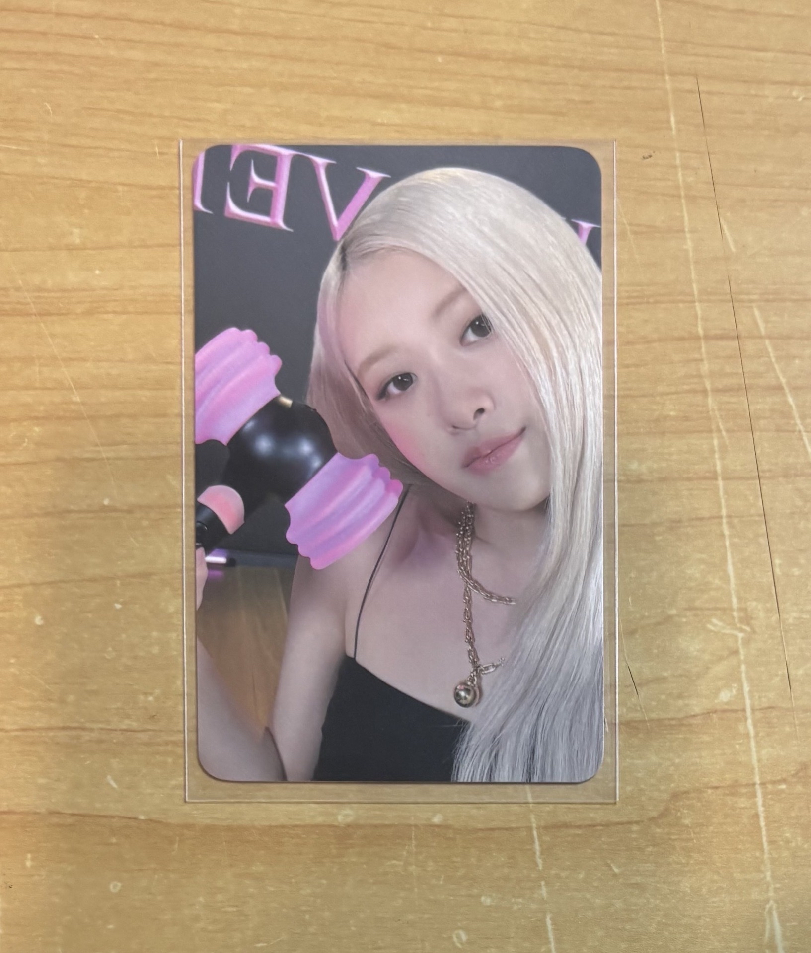 Blackpink Rosé 手燈卡