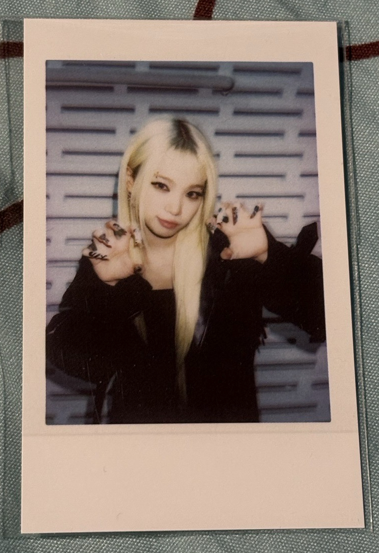 Lesserafim HOT滿額卡 金采源