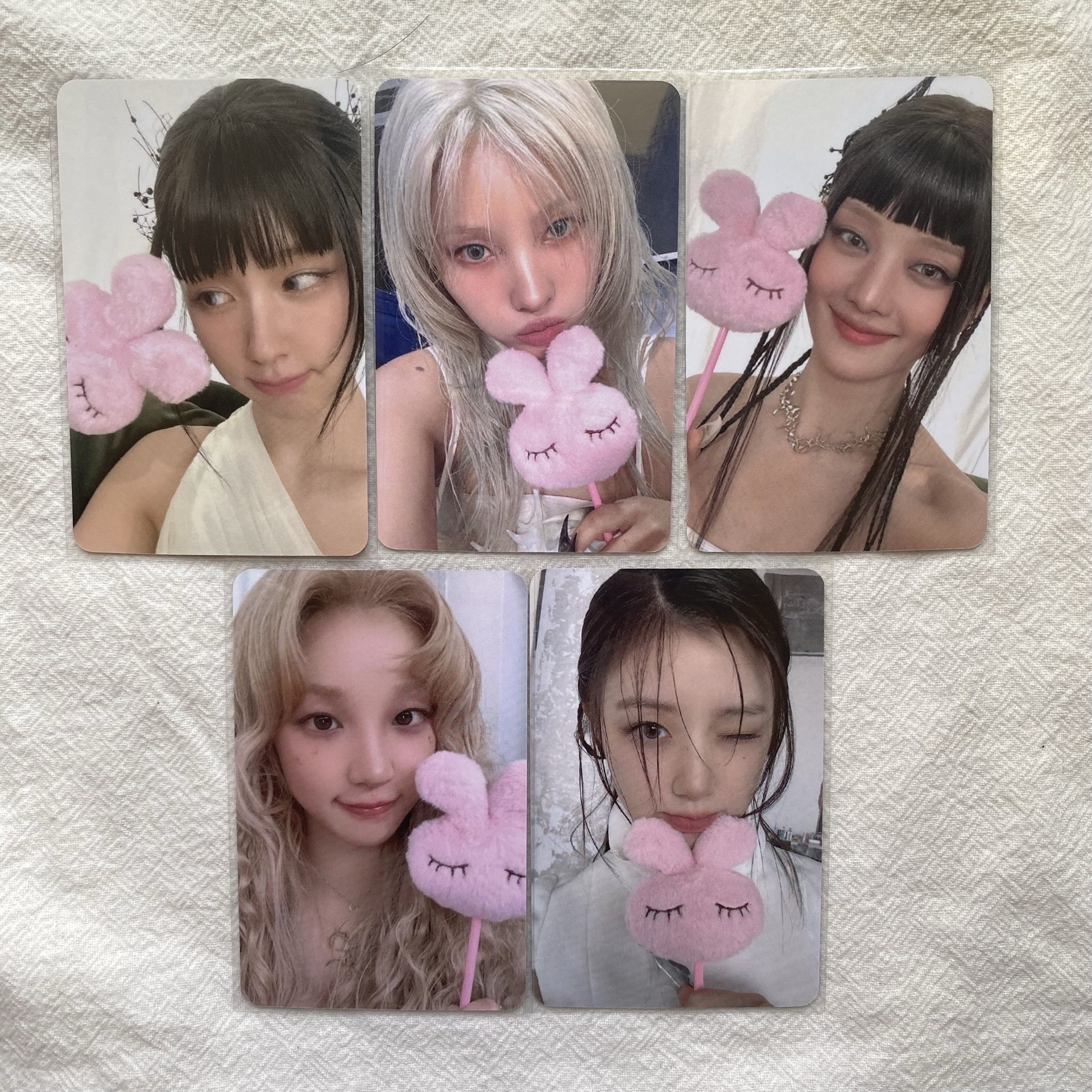 i-dle Am預售特典 超便宜，平均一張特典只要100 卡背也很特別