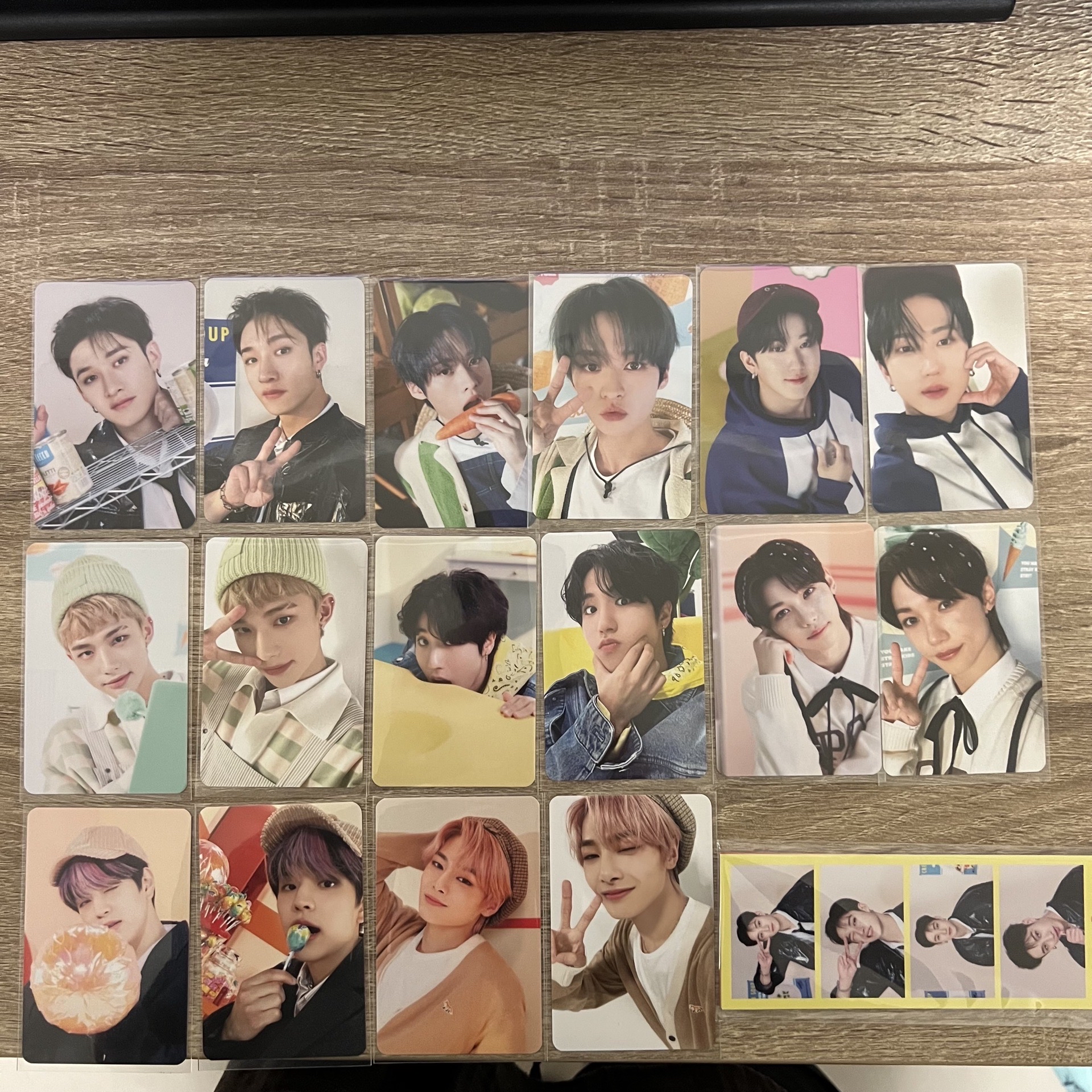 Stray kids 2023 年曆 小卡 四格卡 拆售