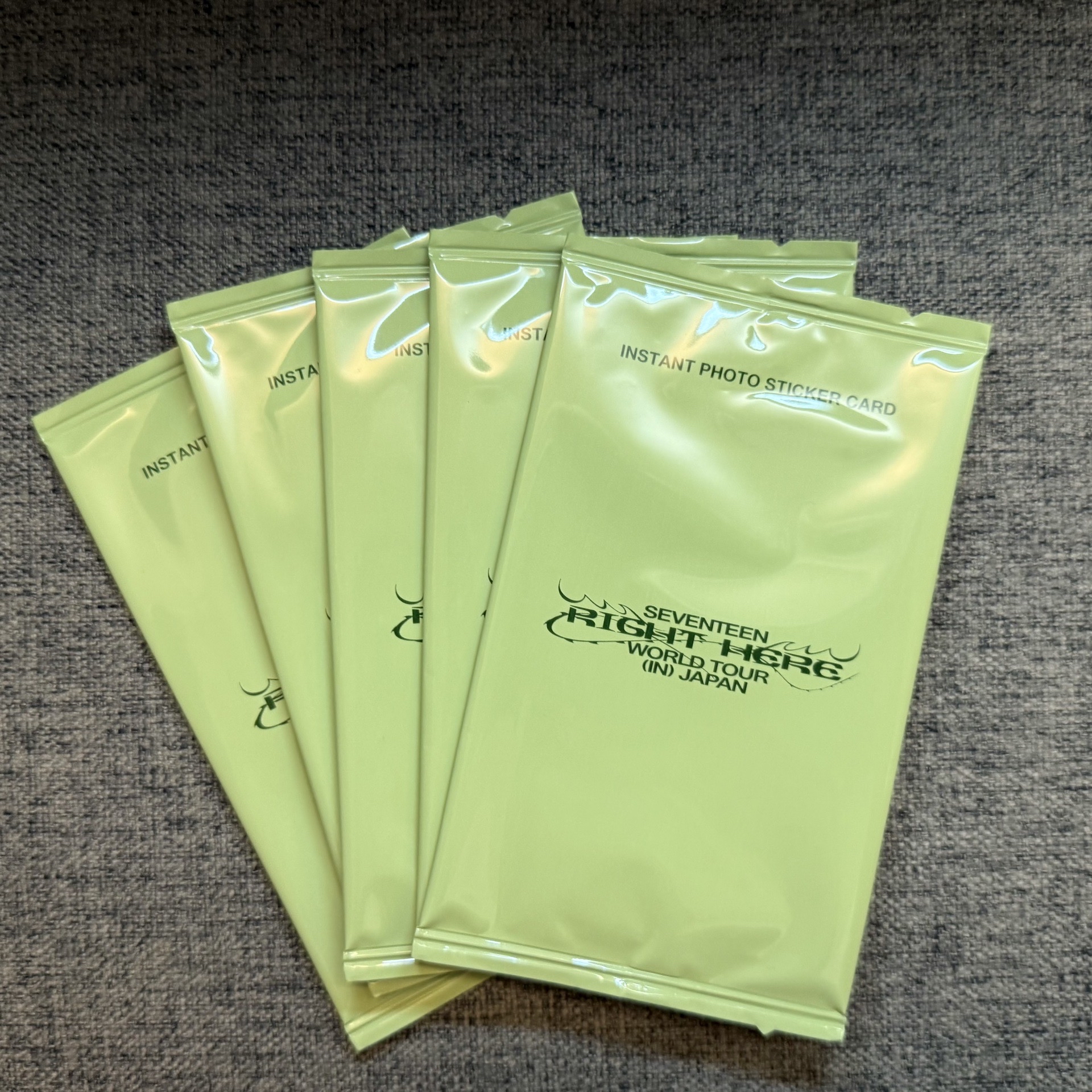 🍀Right here 日巡 未拆拍立得