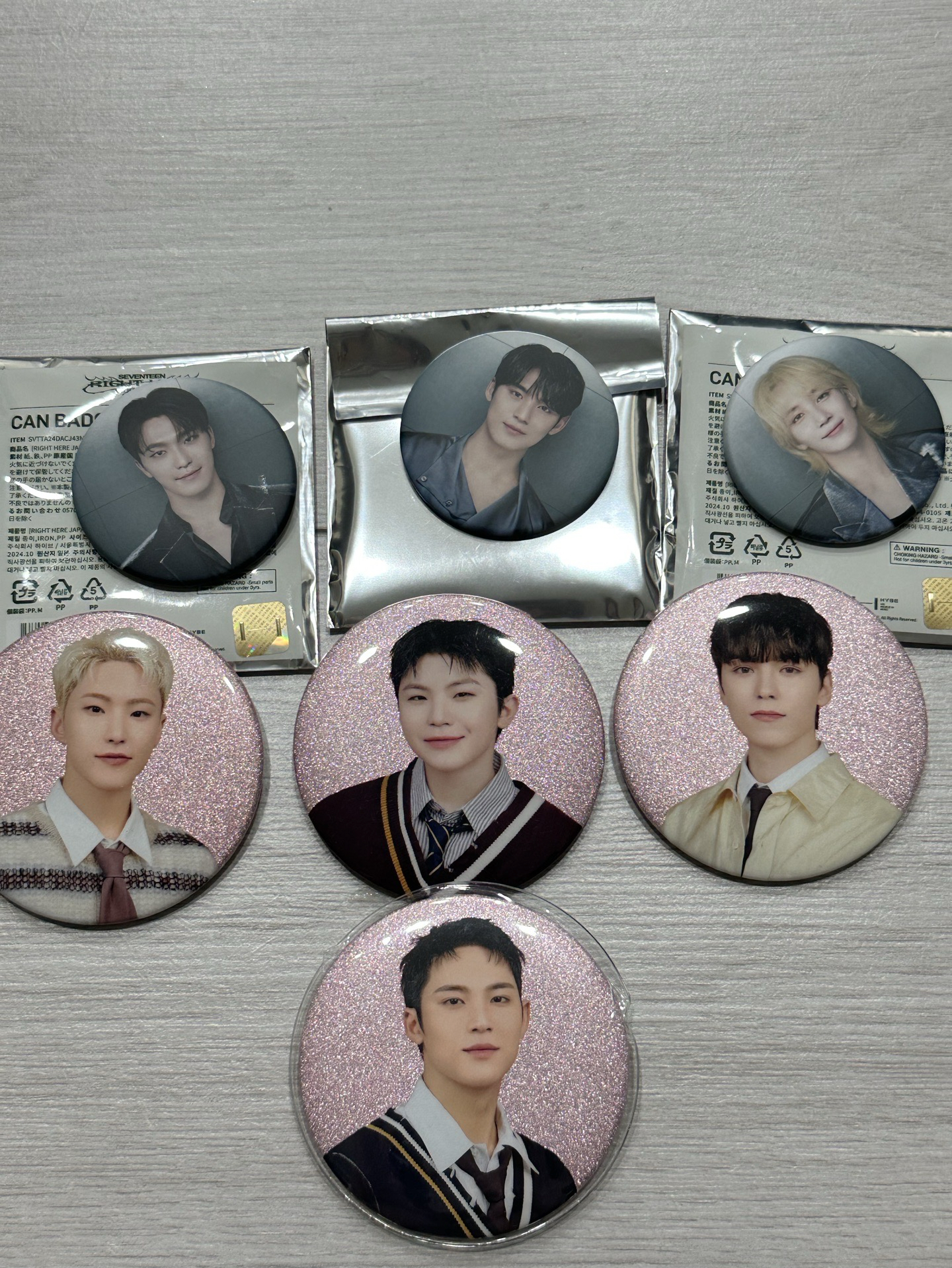 Seventeen 徽章 RH日巡 Holiday