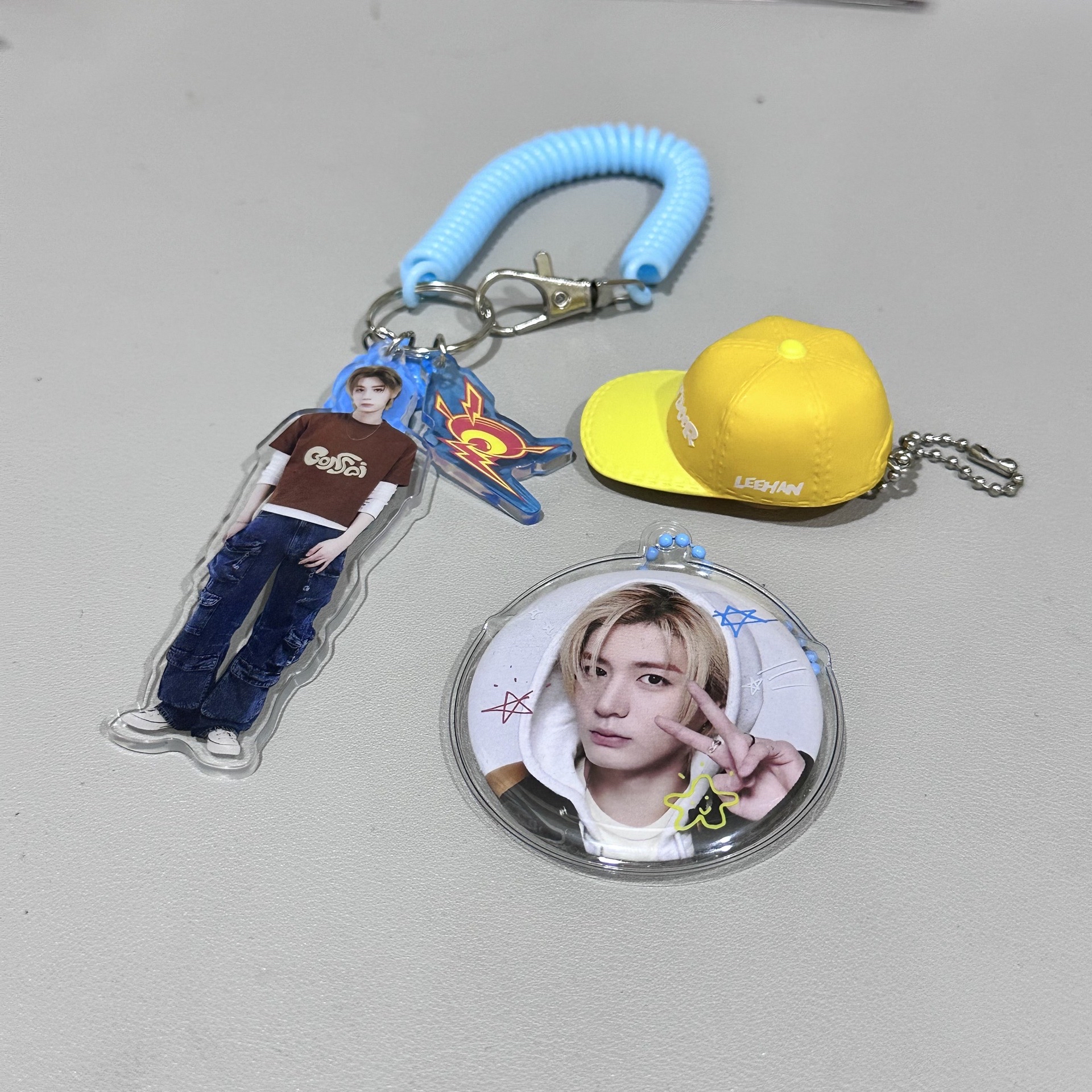 （不可直拍先看主頁）日安吊飾+小帽子+日巡徽章