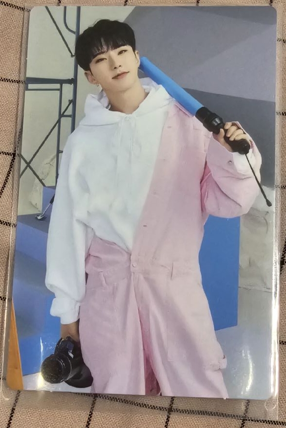 SEVENTEEN 2023克拉島卡包卡 哲俊榮圓勳八奎碩