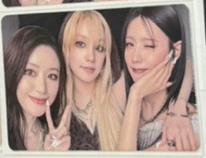 隨機卡包刷琦麵三人卡