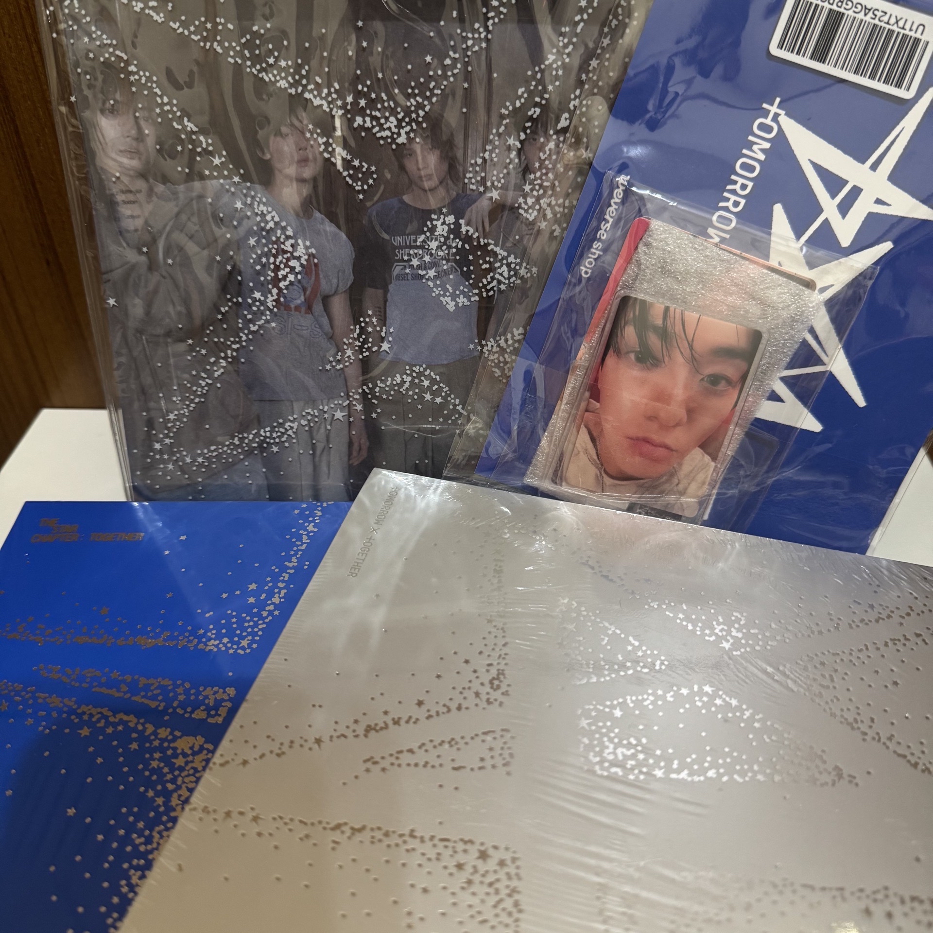 一套（送秀彬立牌+明信片+小卡）