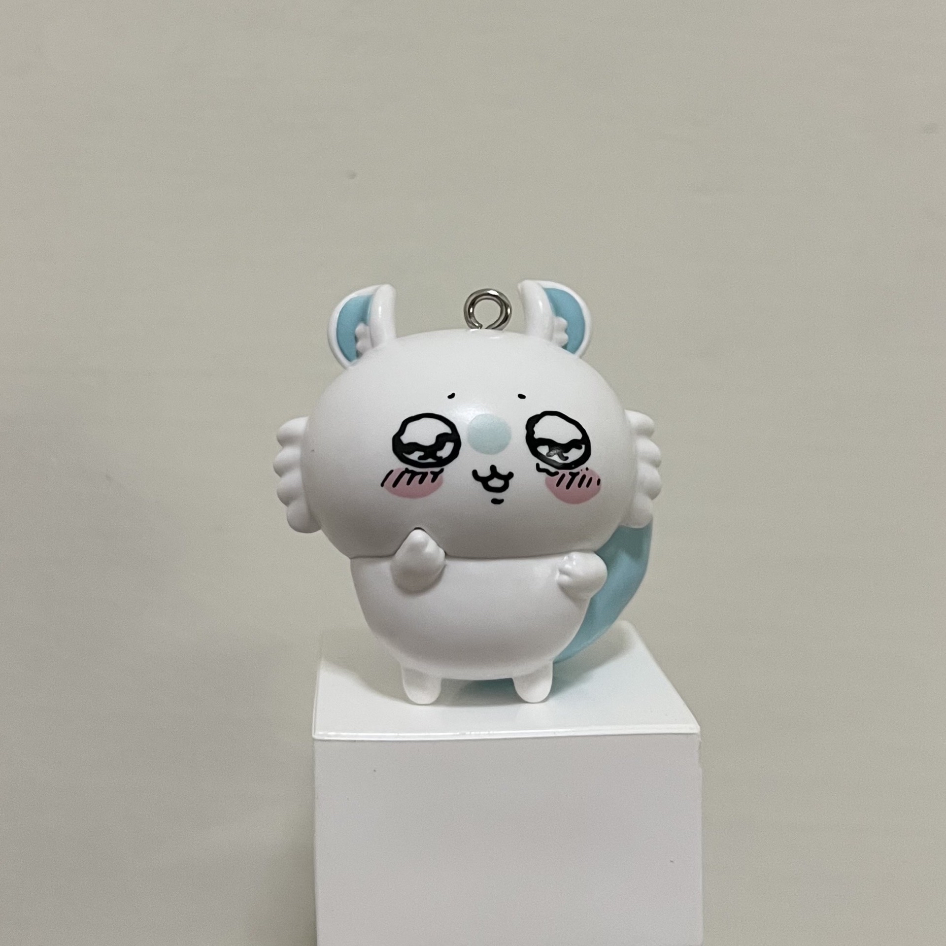 吉伊卡哇 Chiikawa ちいかわ 小桃假哭吊飾 沐浴粉 ꒰՞o̴̶̷̤ᾥo̴̶̷̤՞꒱