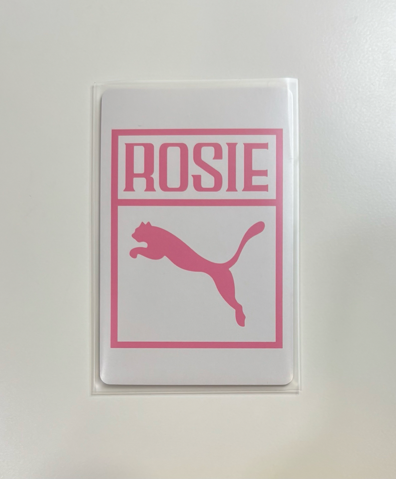 Rosé x Puma 聯名小卡