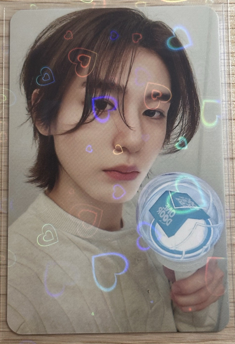 BOYNEXTDOOR ⌂ Leehan手燈卡