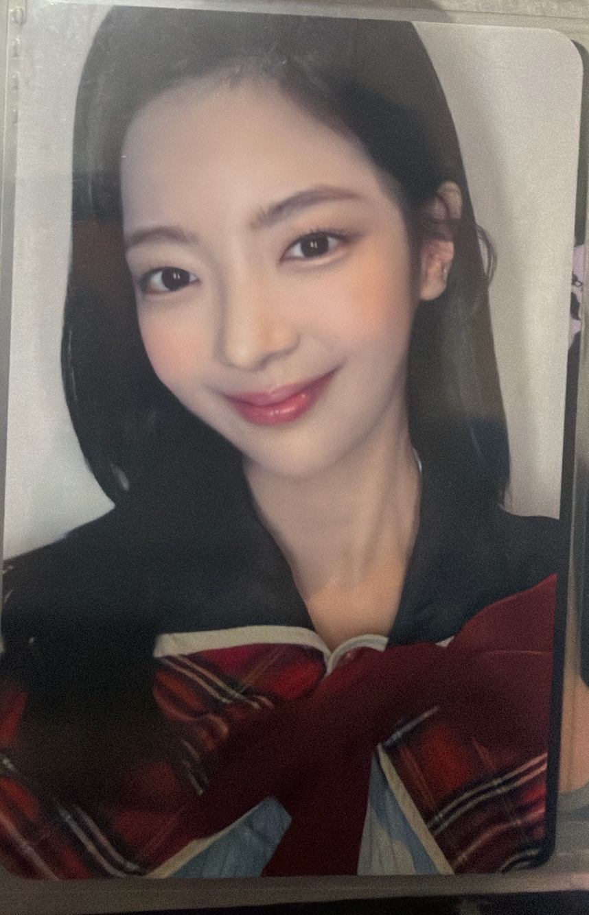 Itzy Lia 崔智壽 GWBG MS 2.0 格子斗篷