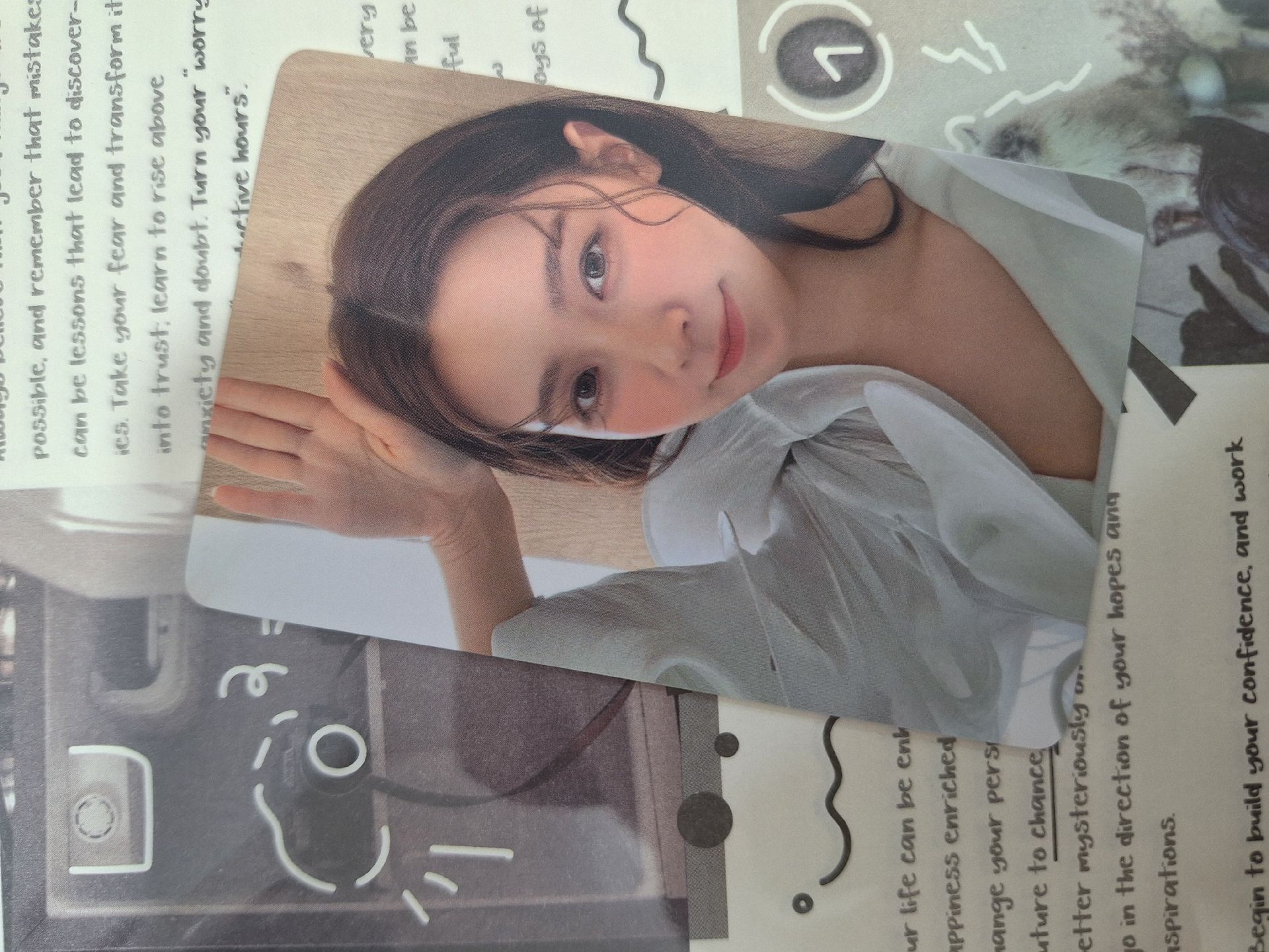 烏托邦雜誌卡 中背