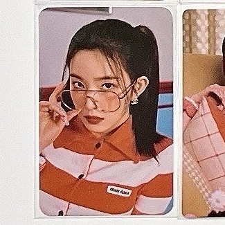 Queendom貼紙組小卡