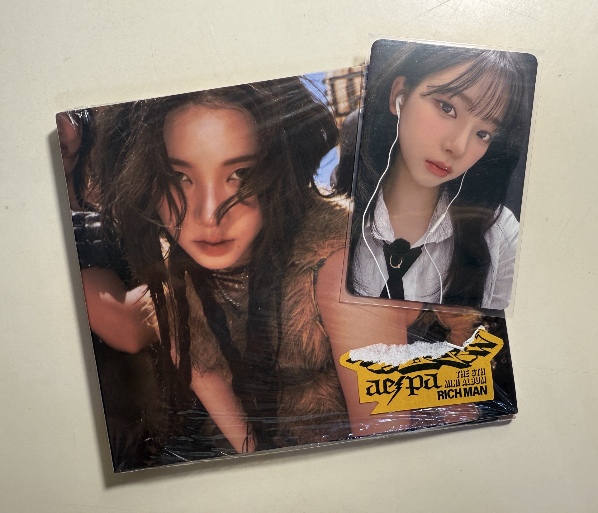 ✴️ [現貨] Burst 柚版未拆單封 + el幸運卡柚 KARINA