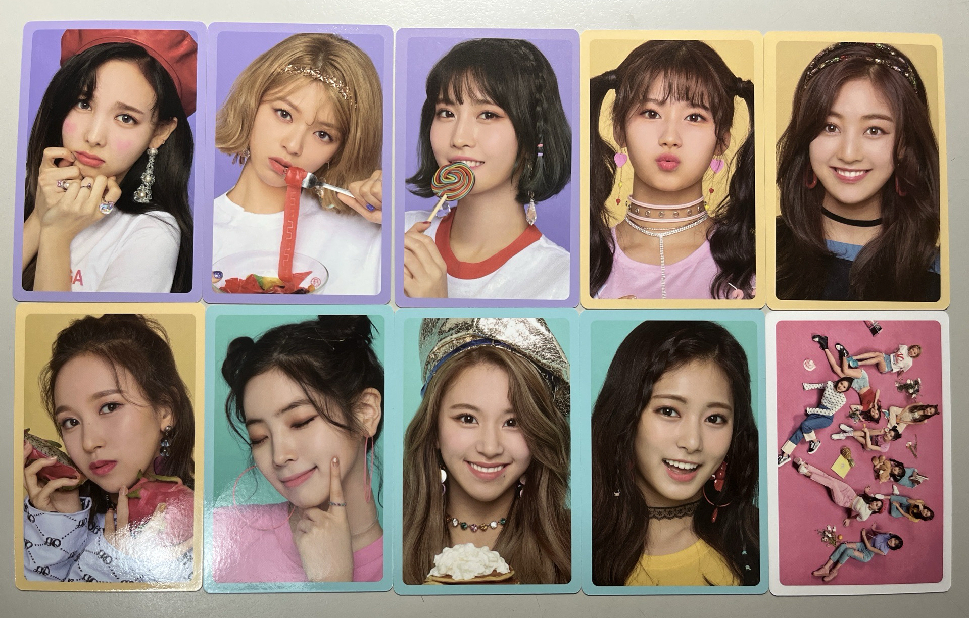 What is love預購小卡