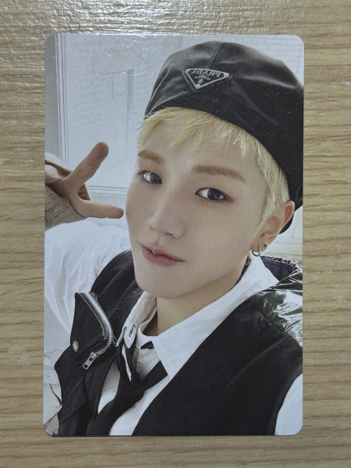 How?Earth ver.專輯卡 Riwoo🍩