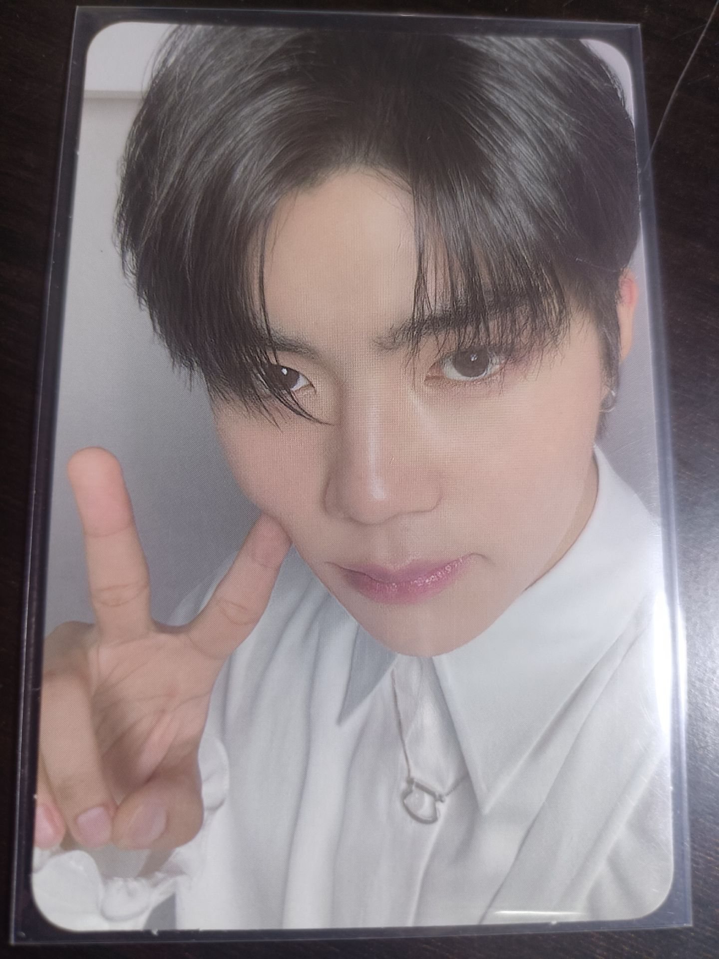 想在哥哥的鼻樑上滑滑梯