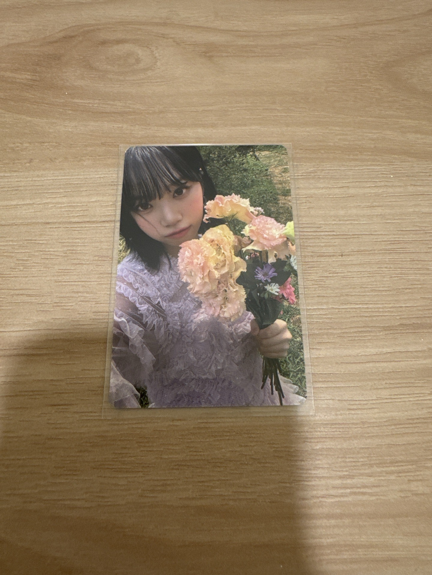 LE SSERAFIM 采源 DICON 雜誌卡ver.A 拿花采