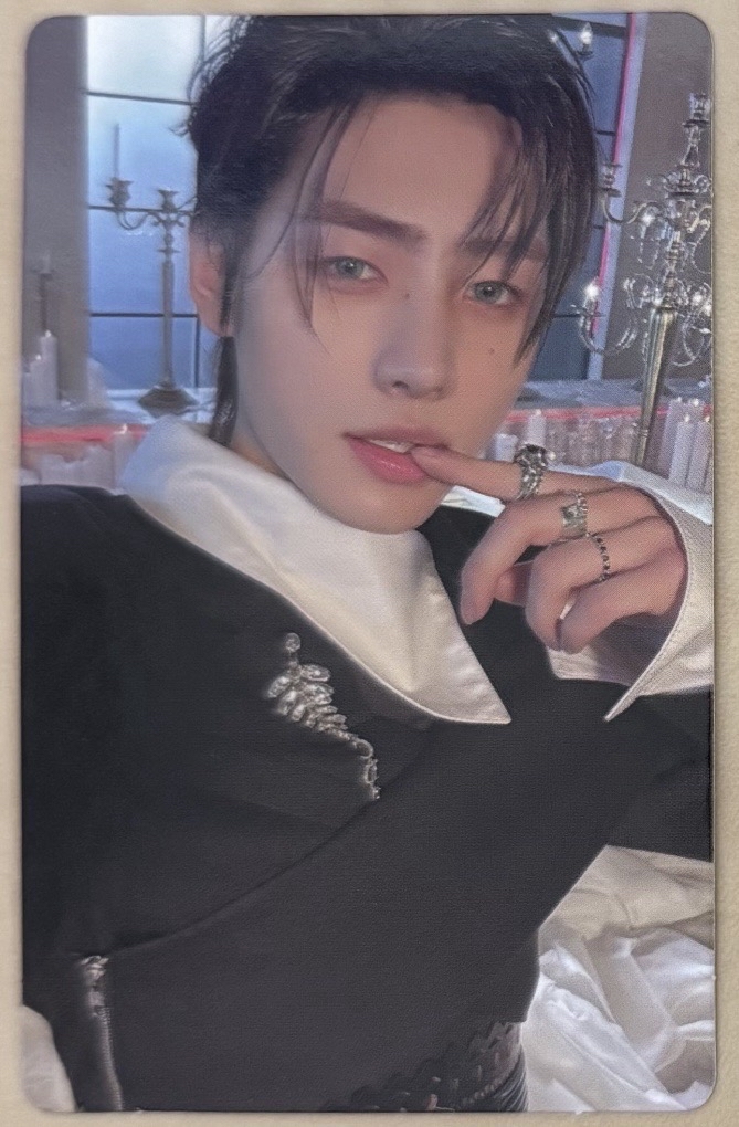 恩靜版 專卡（左）