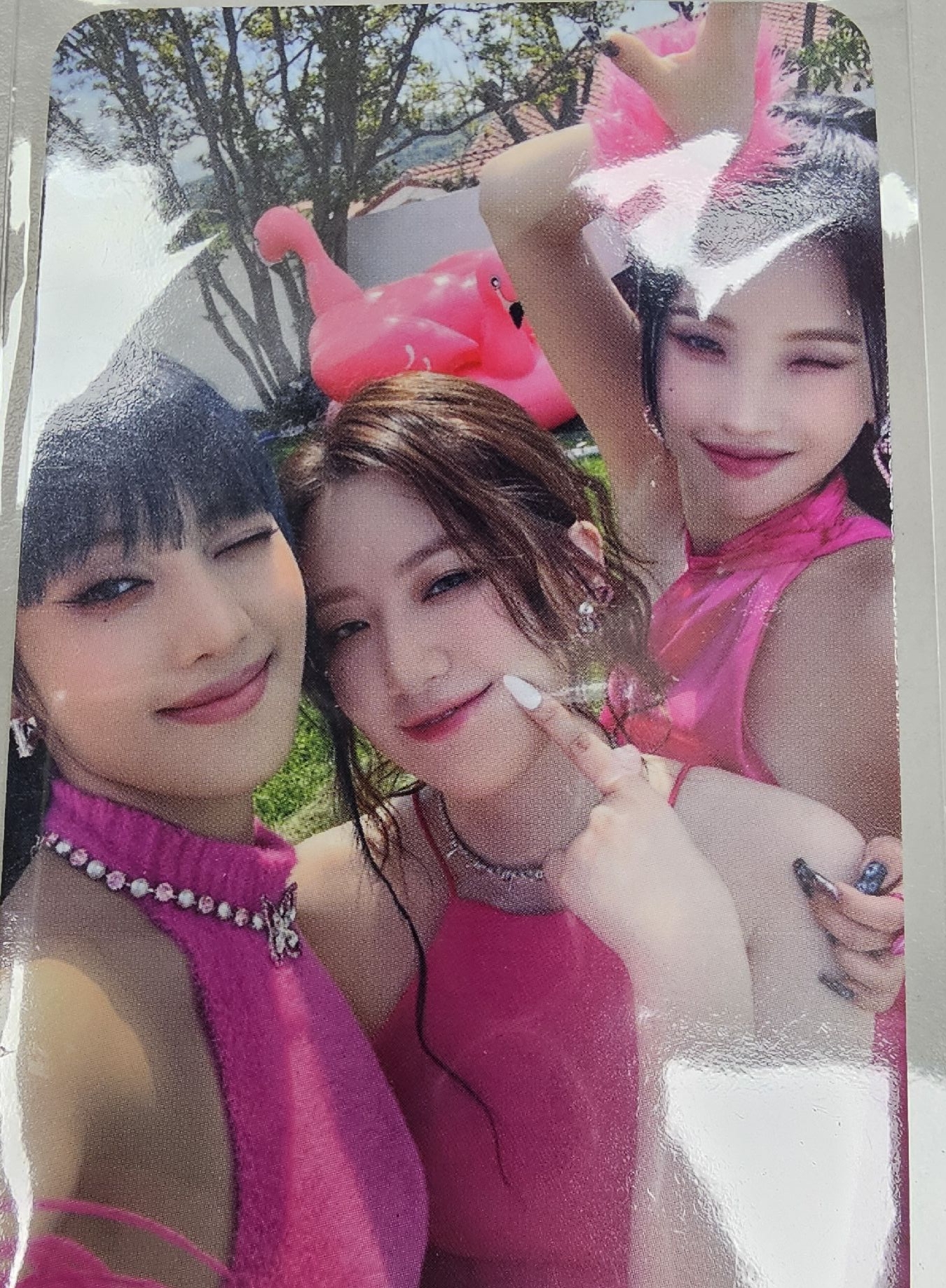 I-dle 妮娟刷三人卡