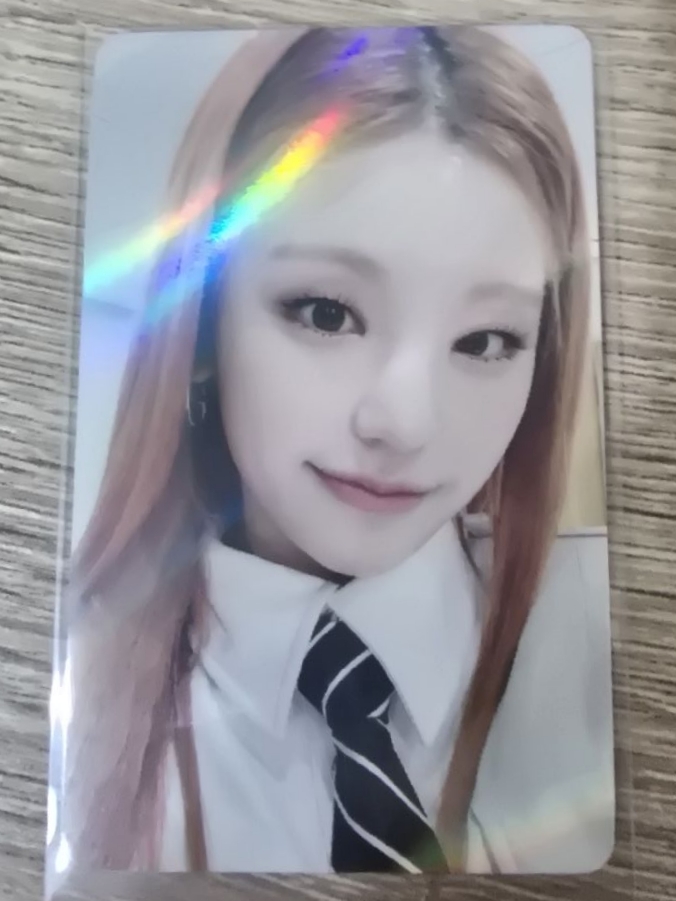 黃禮志Yeji白淨臉頰肉肉閃卡