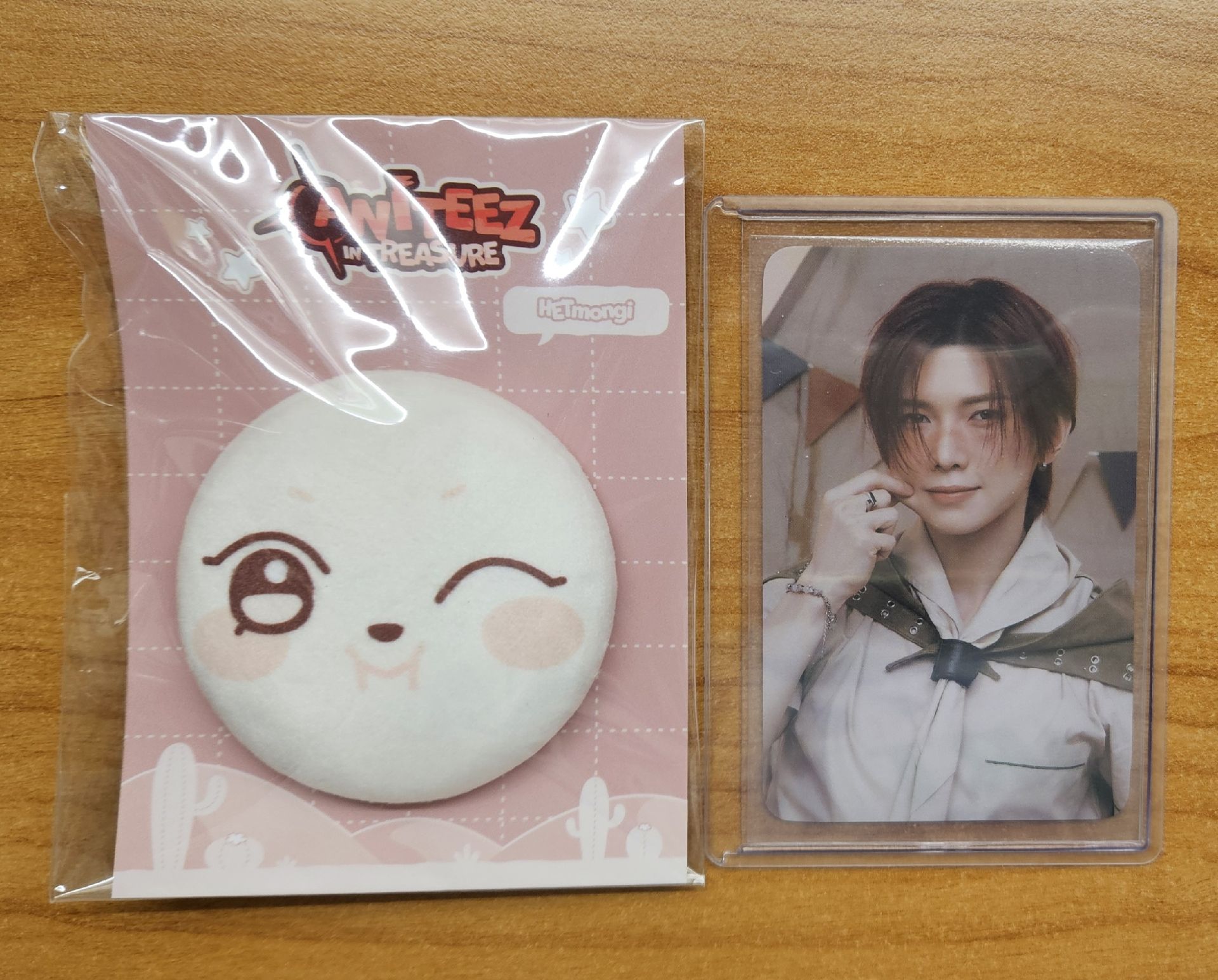 ATEEZ ANITEEZ 日本限定徽章含小卡 呂尚 傘 友榮 鍾浩