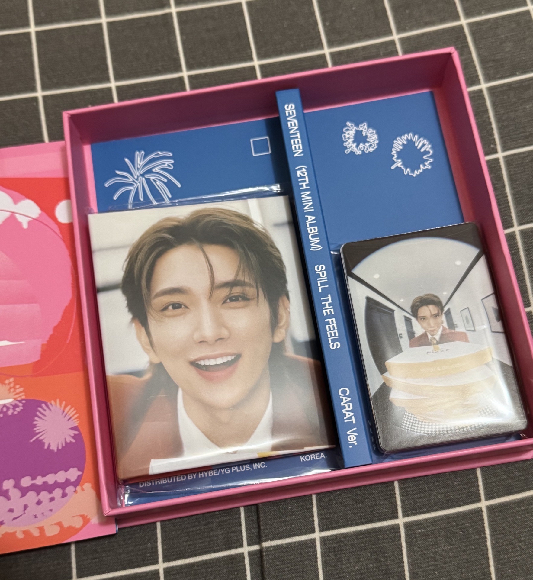 洪知秀迷12克拉盤空專