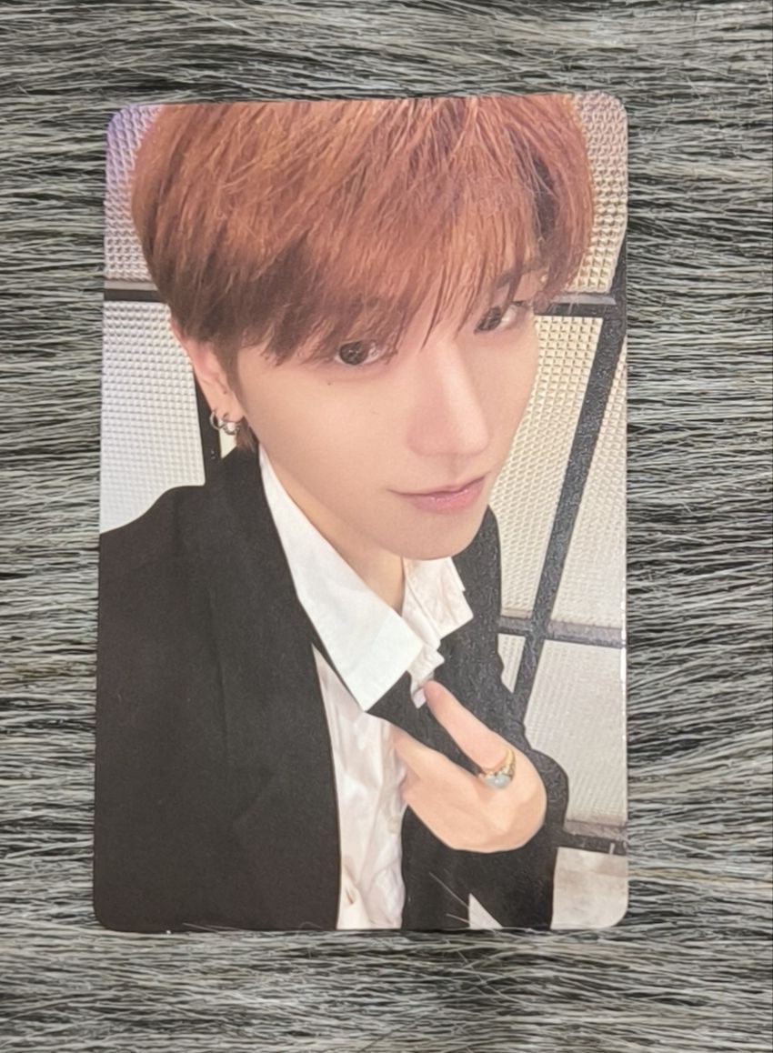 Riwoo ➡️ 19.99 wvs 預售特典卡 西裝 