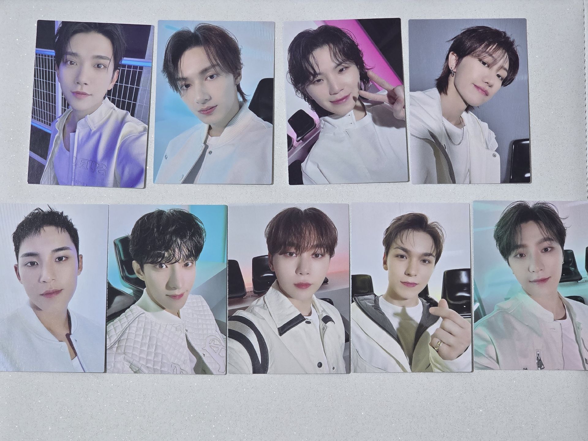 FOLLOW AGAIN 日巡外套卡