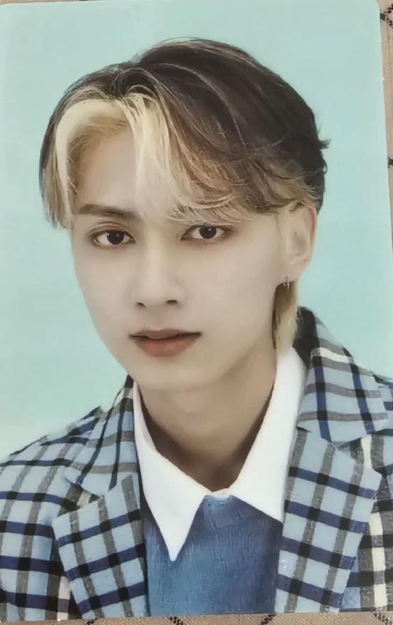 SEVENTEEN 2023 FOLLOW隨機卡包卡