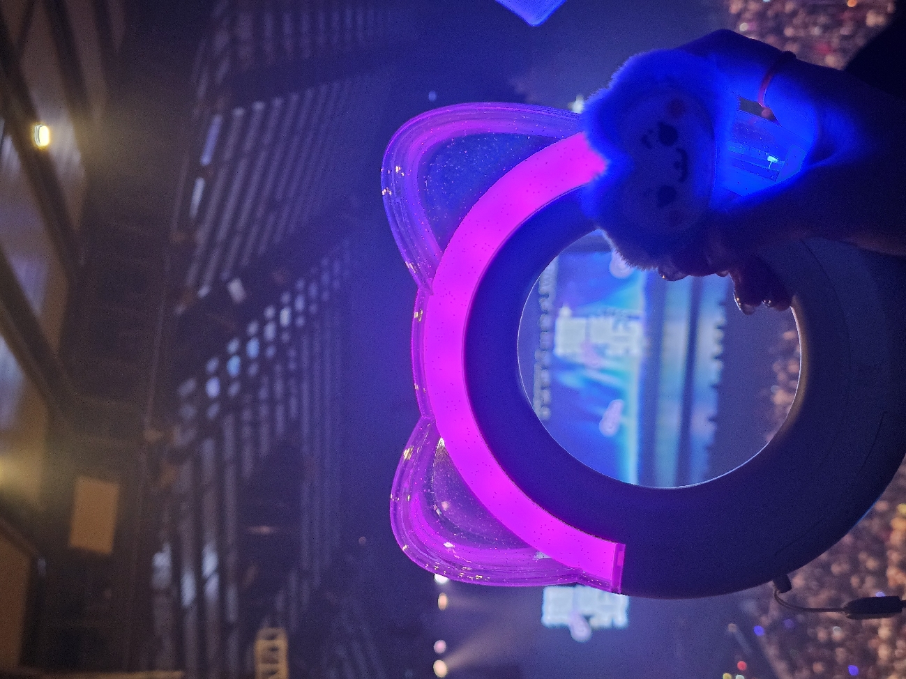 在吉伊卡哇樂園賣小卡🪽