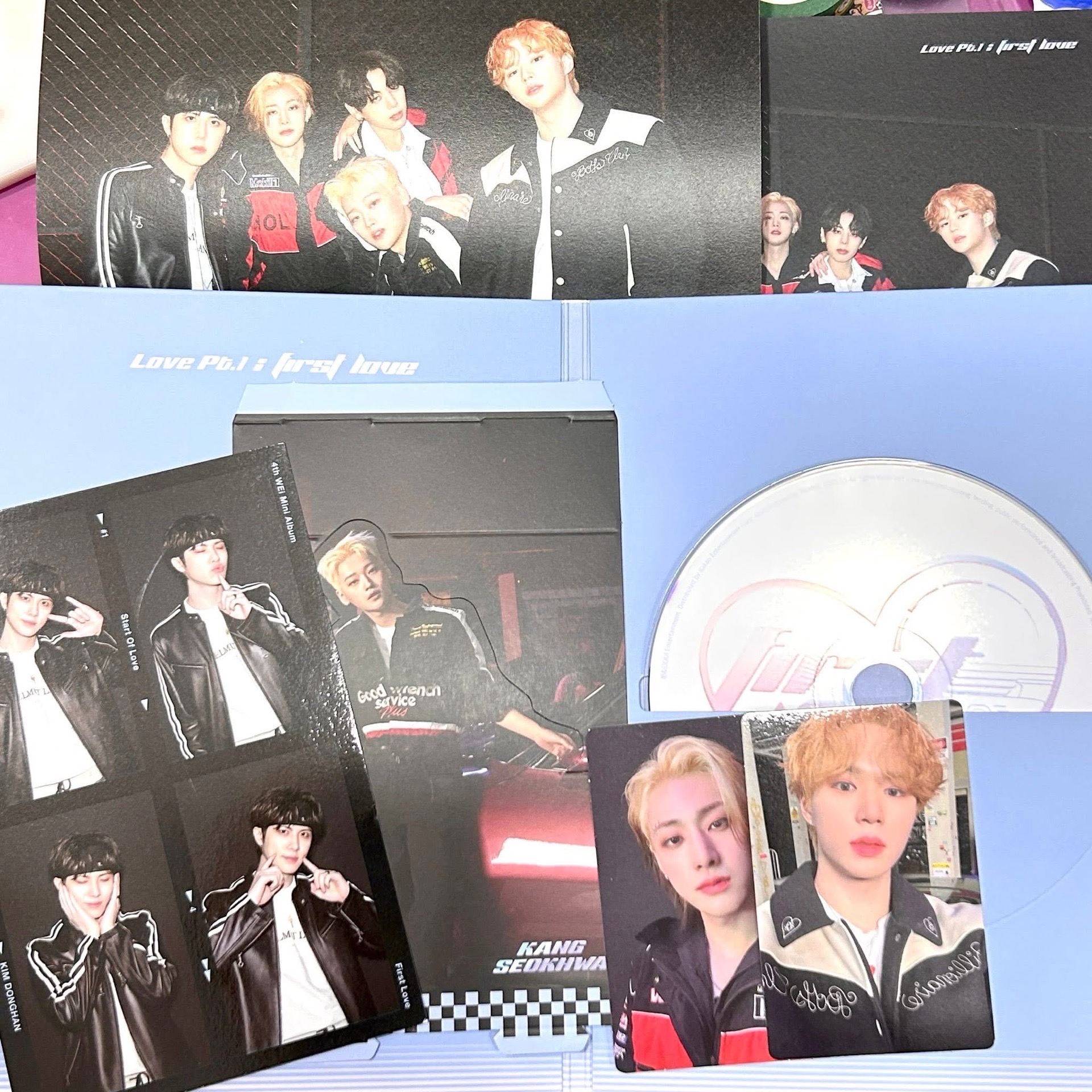 WEi全專（紅版少立牌）、張大賢小卡