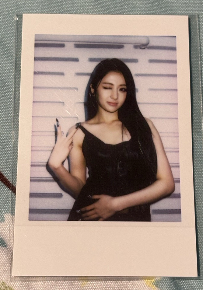 允真 滿額卡 Le sserafim