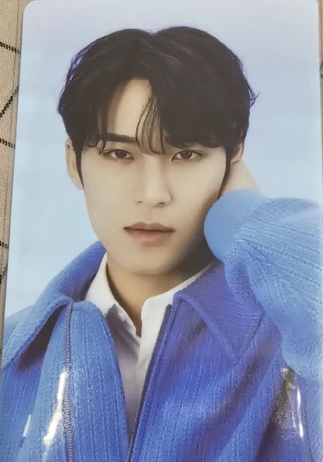 SEVENTEEN 2023 FOLLOW隨機卡包卡