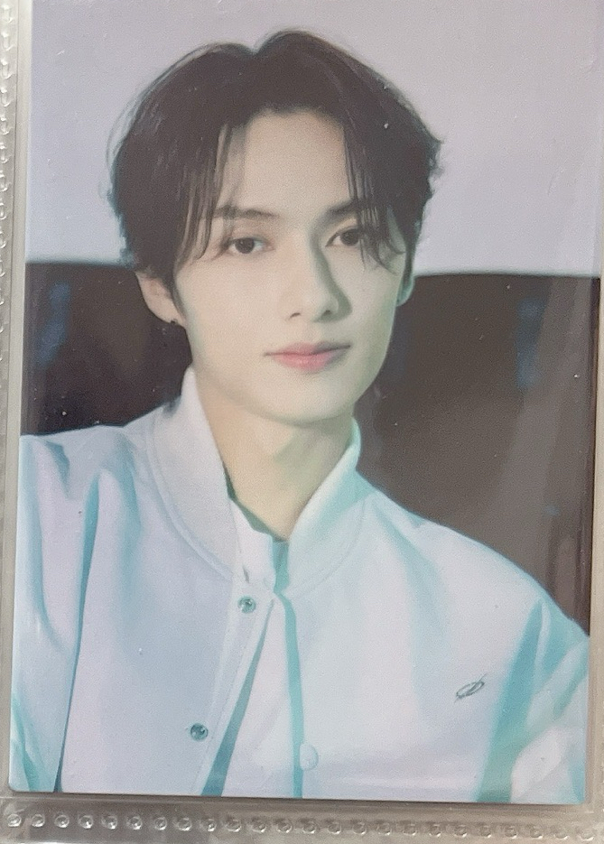 FOLLOW AGAIN 隨機卡 俊