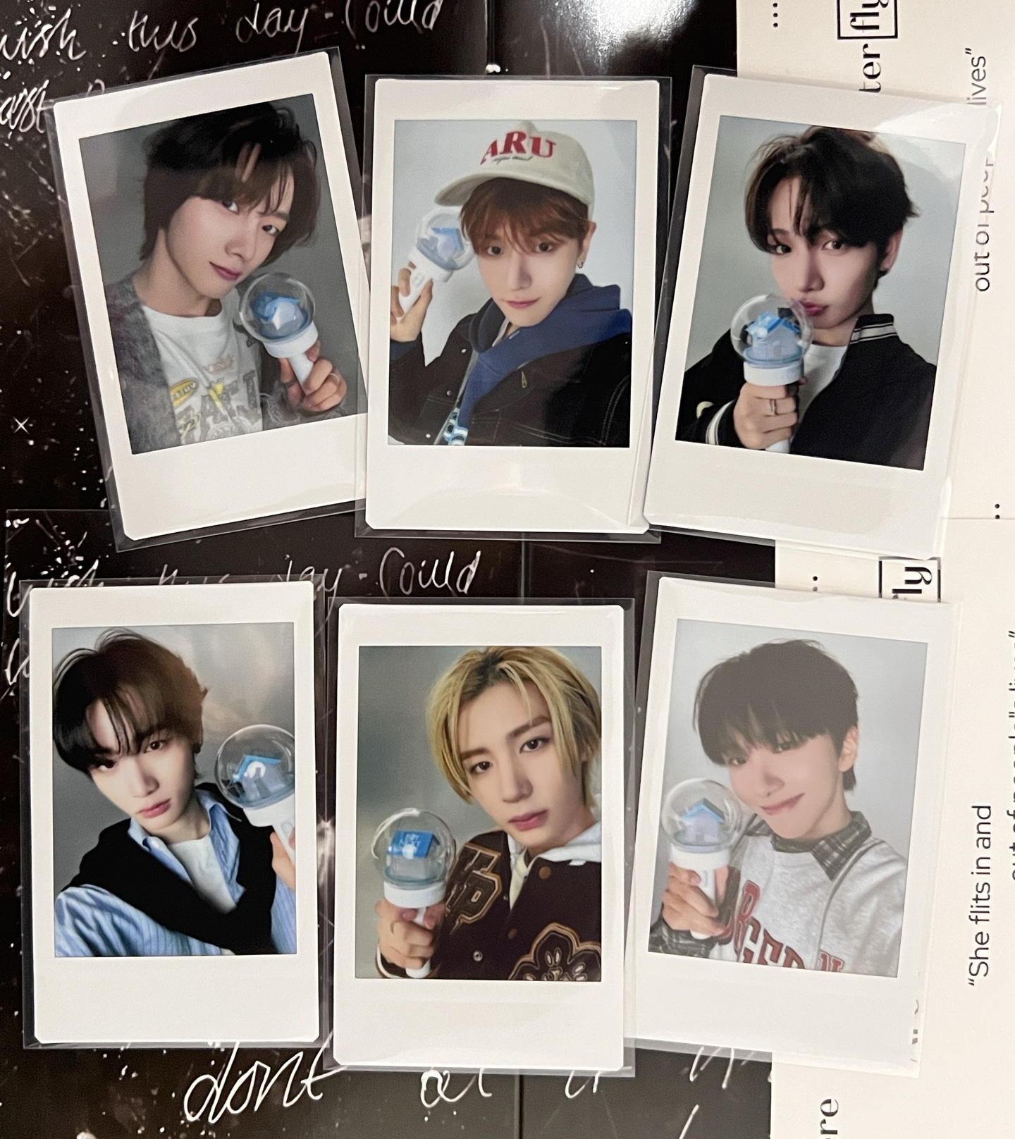 Knock On 隨機拍立得 2版各一套